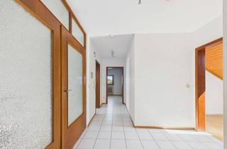 Wohnung mieten in 76676 Graben-Neudorf, Gemütliche 3-Zimmer-Dachgeschosswohnung mit Einbauküche und Gartennutzung