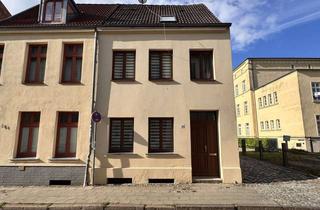 Haus kaufen in 23966 Altstadt, Stadthaus in der Wismarer Altstadt zu verkaufen!