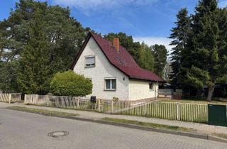 Einfamilienhaus kaufen in 15517 Fürstenwalde, Einfamilienhaus mit Renovierungsbedarf in Fürstenwalde-Süd