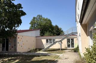 Gewerbeimmobilie kaufen in 85283 Wolnzach, Ehemaliges Kindergartengebäude mit ca. 1.100 m² auf 3.191 m² Grundstück - Wolnzach