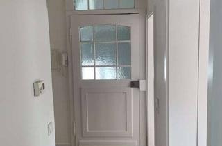 Wohnung mieten in Jesuitenhof, 41460 Neuss, 2-Zimmer Altbauwohnung mit Balkon am Stadtgarten