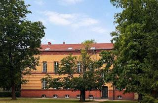Loft kaufen in 12683 Biesdorf, Außergewöhnliche loftartige Dachgeschosswohnung in denkmalgeschützter Parkanlage