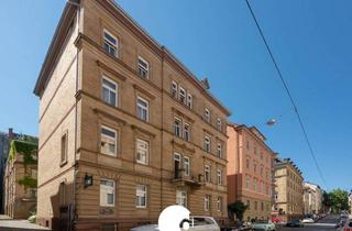 Wohnung kaufen in 70180 Mitte, Hochwertig sanierte Dachwohnung im Heusteigviertel mit Dachterrasse