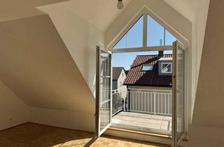 Wohnung kaufen in 85368 Moosburg, Herrliche Dachgeschosswohnung mit Balkon - sofort bezugsfrei!