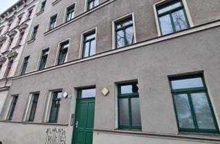Wohnung mieten in Paracelsustraße 10, 06114 Paulusviertel, Schöne 2-Zimmer-Altbauwohnung im 1. OG mit großem Balkon