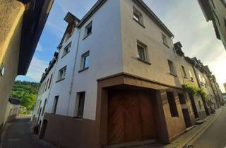 Wohnung mieten in Zandtstraße 23, 56856 Zell, Gepflegte Wohnung mit fünf Zimmern sowie Balkon und EBK in Zell (Mosel)
