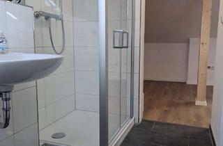 Wohnung mieten in 33098 Paderborn, Wohnen mit Charakter: Lichtdurchflutete 2 Zimmer Dachgeschosswohnung in Uninähe