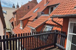 Wohnung mieten in Barfüßerstr. 15, 37073 Göttingen, Im Herzen der Altstadt: Charmante 3-Zimmer-Wohnung mit Balkon & EBK in Bestlage