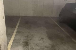 Garagen mieten in Martinstraße 30-35, 73728 Esslingen, Sicherer Stellplatz: Tiefgaragenplatz in Esslingen am Neckar