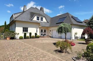 Villa kaufen in 54451 Irsch, Exklusive Villa mit stilvoller Gartenanlage