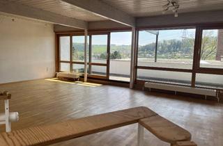 Haus kaufen in Ulmenstraße 56, 71088 Holzgerlingen, Außergewöhnliches Terrassenhaus – Licht, Aussicht & Privatsphäre in bester Lage in Holzgerlingen