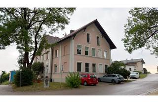 Wohnung kaufen in Schulstr. 13, 84091 Attenhofen, Wohnen mit Geschichte: DG-Wohnung in der Hallertau
