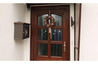Wohnung kaufen in 22844 Norderstedt, Wohnen wie im Reihenhaus: Modernisierte 2-Zimmer-Terrassenwohnung mit großem Garten