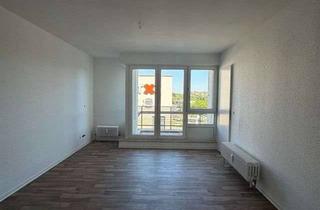 Wohnung mieten in Hellersdorfer Straße 233, 12627 Hellersdorf, Single-Apartment mit Balkon und Wannenbad - leider ohne Aufzug!