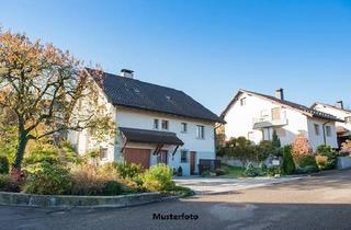 Haus kaufen in 56477 Rennerod, 1/2 Anteil - Wohnhaus mit Nebengebäude