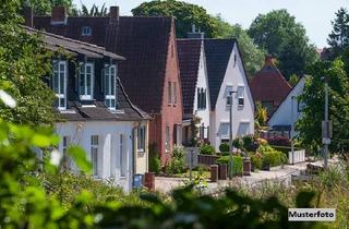 Mehrfamilienhaus kaufen in 51570 Windeck, Dreifamilienhaus nebst Doppelgarage und Bauplatz