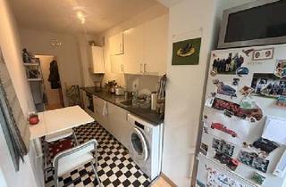 Wohnung kaufen in 79102 Freiburg, Freiburg im Breisgau - ZWEI-ZIMMER-PERLE IN FREIBURGS OBERWIEHRE