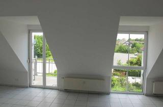 Wohnung kaufen in 96114 Hirschaid, helle moderne DG 4 Zi im Ort Hirschaid auch Eigennutzung, Hobbykeller, 2 Bakone, Garage