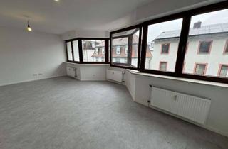 Wohnung kaufen in 63065 Offenbach, Kernsaniert & zentral: 2-Zimmer-Wohnung mit 7 % Bruttorendite