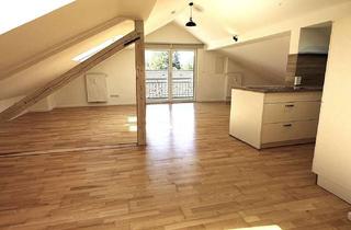 Lofts mieten in 94439 Roßbach, Lichtdurchflutete Dachgeschosswohnung in Roßbach mit Loftcharakter und Blick ins Grüne