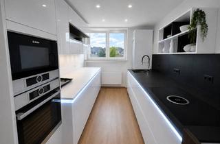 Wohnung mieten in Friedrich Ebertstraße 16, 78054 Villingen-Schwenningen, Exclusive 3 Zimmer-Wohnung in ruhiger Innenstadtlage mit 27qm Balkon, traumhaft neuer Küche, Bad,…