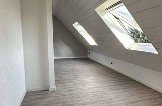 Wohnung mieten in Essenberger Straße 215, 47059 Neuenkamp, Wohnen über den Dächern – helle Dachgeschosswohnung mit besonderem Charme
