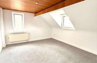Wohnung mieten in Rurstraße 44, 52349 Düren, Helle 3-Zimmer-Dachgeschosswohnung mit Einbauküche