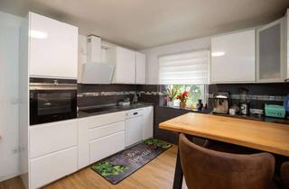 Haus kaufen in 91413 Neustadt, Zeitloser Charme trifft modernen Komfort: 4-Zimmer-Haus mit Garten & Solar