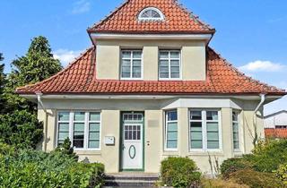 Villa kaufen in 24539 Neumünster, Ehemalige Betriebsleitervilla mit großem Grundstück in guter Lage von Neumünster