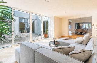 Wohnung kaufen in 50933 Müngersdorf, Exklusives Wohnen auf einer Ebene - Privatsphäre, Großzügigkeit und Charisma