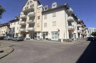 Wohnung kaufen in 63450 Hanau, Stilvolle 2-Zimmer-Wohnung mit großzügiger Innenhof Terrasse, Einbauküche und Duplex-Stellplatz!