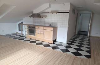 Wohnung mieten in Industriestrasse 12, 78224 Singen, Grosse 1 Zimmer Dachwohnung in 78224 Singen Süd zu vermieten