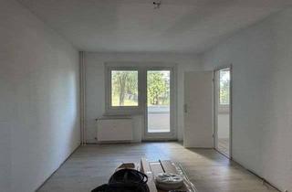 Wohnung mieten in Naumburger Ring 26, 12627 Hellersdorf, In Sanierung! Single-Apartment mit Balkon und Wannenbad! Nur für EINE Person!