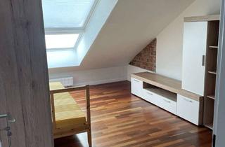 WG-Zimmer mieten in Hohenwaldstraße 3xy, 61449 Steinbach, Möblierte DG-Zimmer in Steinbach