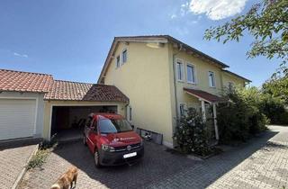 Doppelhaushälfte kaufen in 94351 Feldkirchen, Doppelhaushälfte mit Doppelgarage in ruhiger Lage