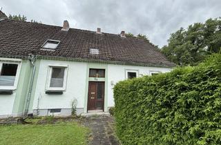 Haus kaufen in 26388 Wilhelmshaven, Zweifamilienhaus mit Potenzial in Wilhelmshaven!