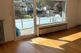 Wohnung mieten in 42651 Solingen, Wohnung 82qm mit Wohnküche, neuem Bad, Südbalkon, Keiler und 1 Parkplatz