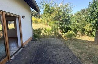 Wohnung kaufen in Hetzelborn 14b, 67292 Kirchheimbolanden, EUPORA® Immobilien: DHH mit Garten am Waldrand in Kirchheimbolanden.