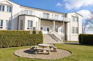 Wohnung kaufen in 23968 Hohenkirchen, Zwei möblierte Wohnungen in historischem Gutshaus nahe der Ostsee