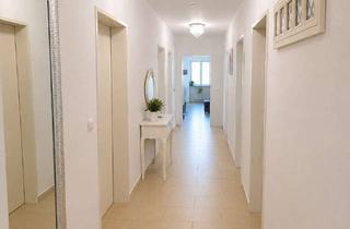 Wohnung kaufen in 85586 Poing, 4-Zimmer-Wohnung | 3 Schlafzimmer | Balkon | Tiefgaragenstellplatz optional