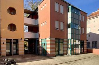 Wohnung kaufen in 04808 Wurzen, Flexible Büro- oder Praxiseinheit im Erdgeschoss mit Stellplatz in Wurzen