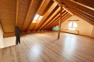 Wohnung kaufen in 73527 Schwäbisch Gmünd, Wohnen mit Charakter – helle 3-Zimmer-Dachgeschosswohnung mit Galerie-Flair in Schwäbisch Gmünd