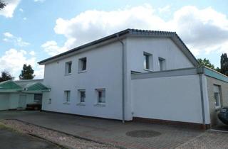 Wohnung mieten in 32549 Bad Oeynhausen, Gefragte Lage im Industriegebiet Eidinghausen! OG-Wohnung renoviert, mit PKW-Stellplatz und Balkon!
