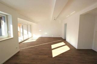 Lofts mieten in Tegernseer Straße 21 1/2, 83734 Hausham, "Schöne 2-Zimmer-Dachgeschosswohnung mit Loftcharakter!!"