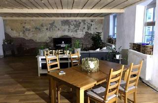 Lofts mieten in Von-Der-Tann Str., 95028 Innenstadt, Urbanes Loft im historischen Innenhof – 105 m² Wohnen mit Charakter