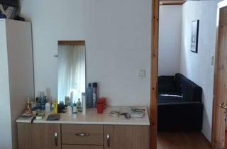 WG-Zimmer mieten in Quintschlag 39, 28207 Hastedt, Wir wohnen in einer 3er WG Haus . Ein Zimmer von die Drei wird vermietet .