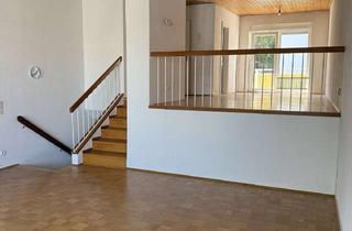Haus kaufen in Lerchenweg 19, 53474 Bad Neuenahr-Ahrweiler, Split-Level-Reihenmittelhaus mit zwei Balkonen, Terrasse und Garage in guter Lage in Bad Neuenahr