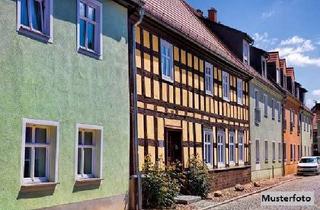 Haus kaufen in Lange Straße, 96358 Teuschnitz, Einfamilien-Reihenmittelhaus mit Doppelgarage