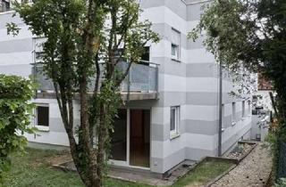Anlageobjekt in Rößlesmühlestr. 12, 71063 Sindelfingen, Moderne 2-Zimmer-Wohnung mit Terrasse & Einzelgarage im Herzen von Sindelfingen