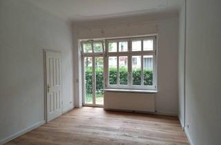 Wohnung kaufen in Arkonastraße 57, 13189 Pankow, Charmante 2-Zimmer-Altbauwohnung mit Privatgarten & Terrasse in Berlin-Pankow